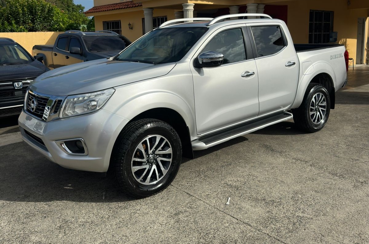 jeepetas y camionetas - 2017 Nissan Frontier LE NP300