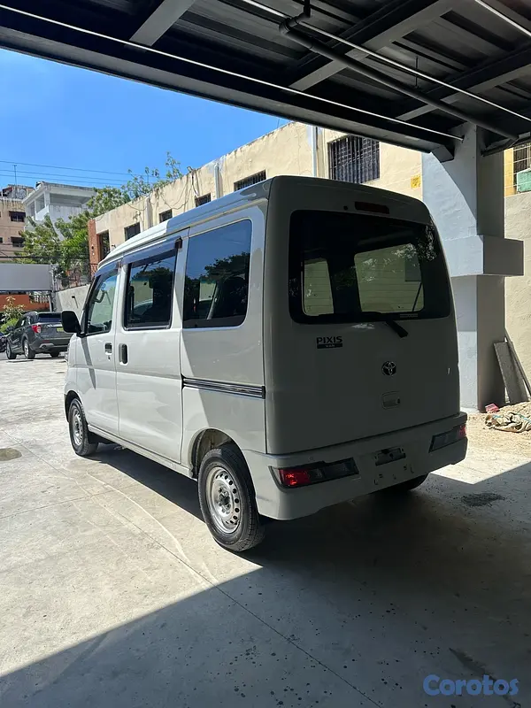 otros vehiculos - TOYOTA PIXIS 2020 3