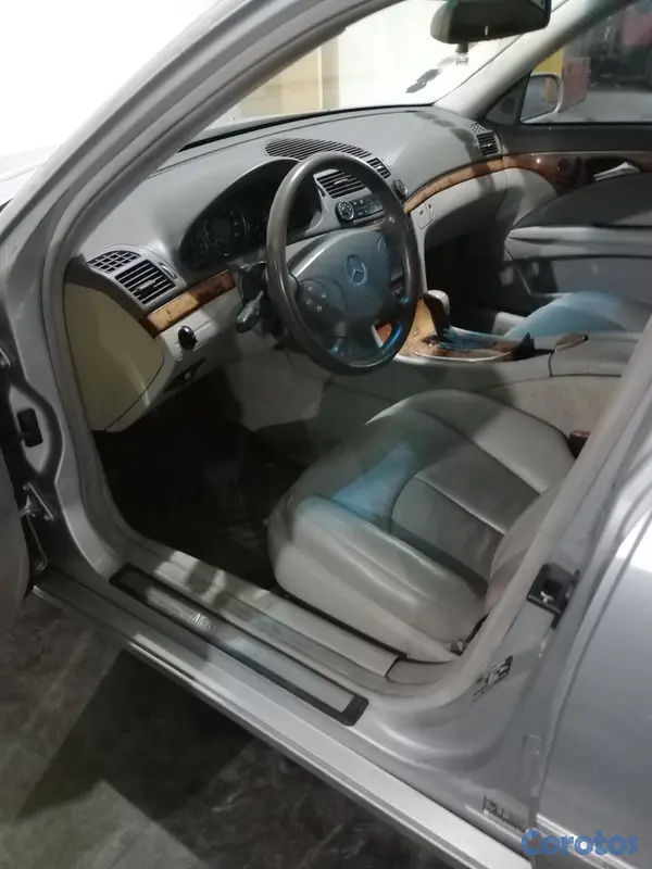 carros - 🚗 **Mercedes-Benz 2003 9