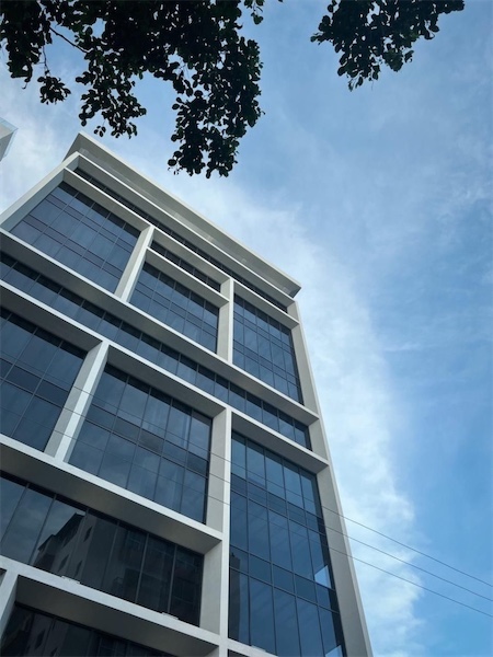 oficinas y locales comerciales - Oficina en torre corporativa venta y alquiler en Evaristo Morales 47.55m2