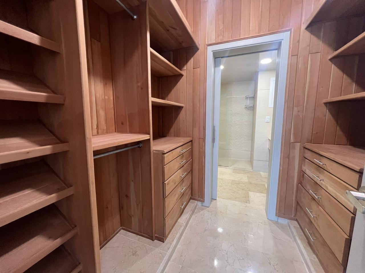 apartamentos - Alquiler en Ave Anacaona Piso Alto Familiar 9