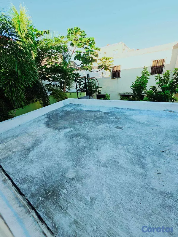 casas - Vendo casa de 2 niveles en Av. Independencia 8