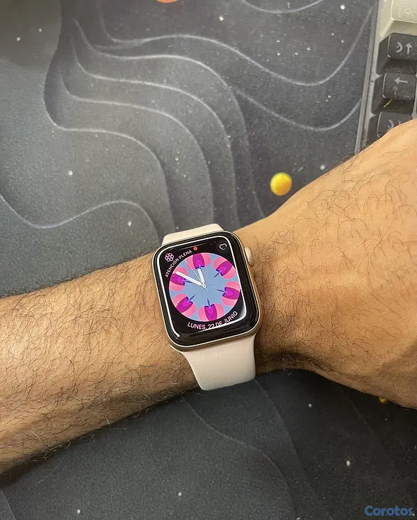 otros electronicos - Apple Watch Serie 4 40mm con sus accesorios  6