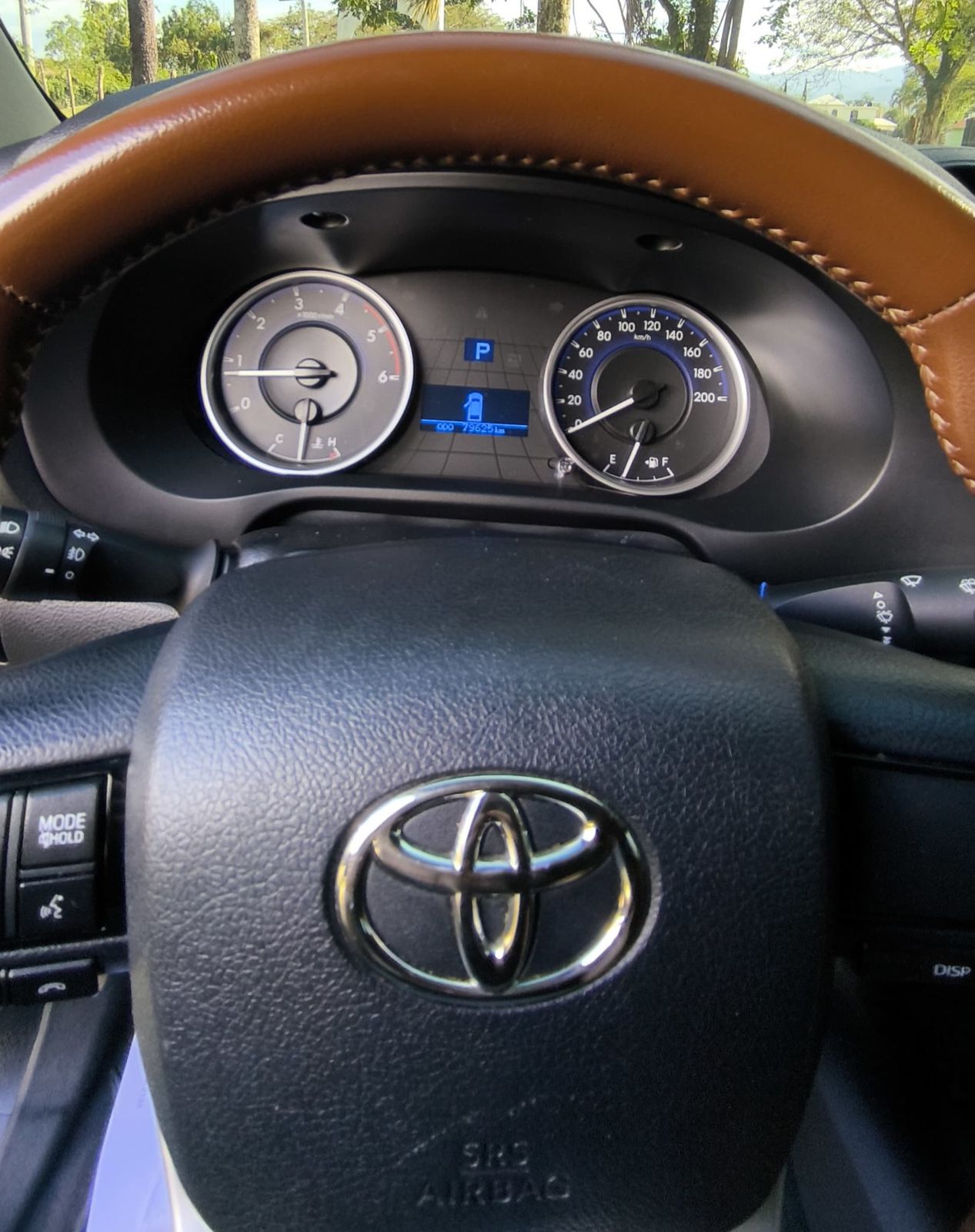 jeepetas y camionetas - Toyota hilux 2017 4