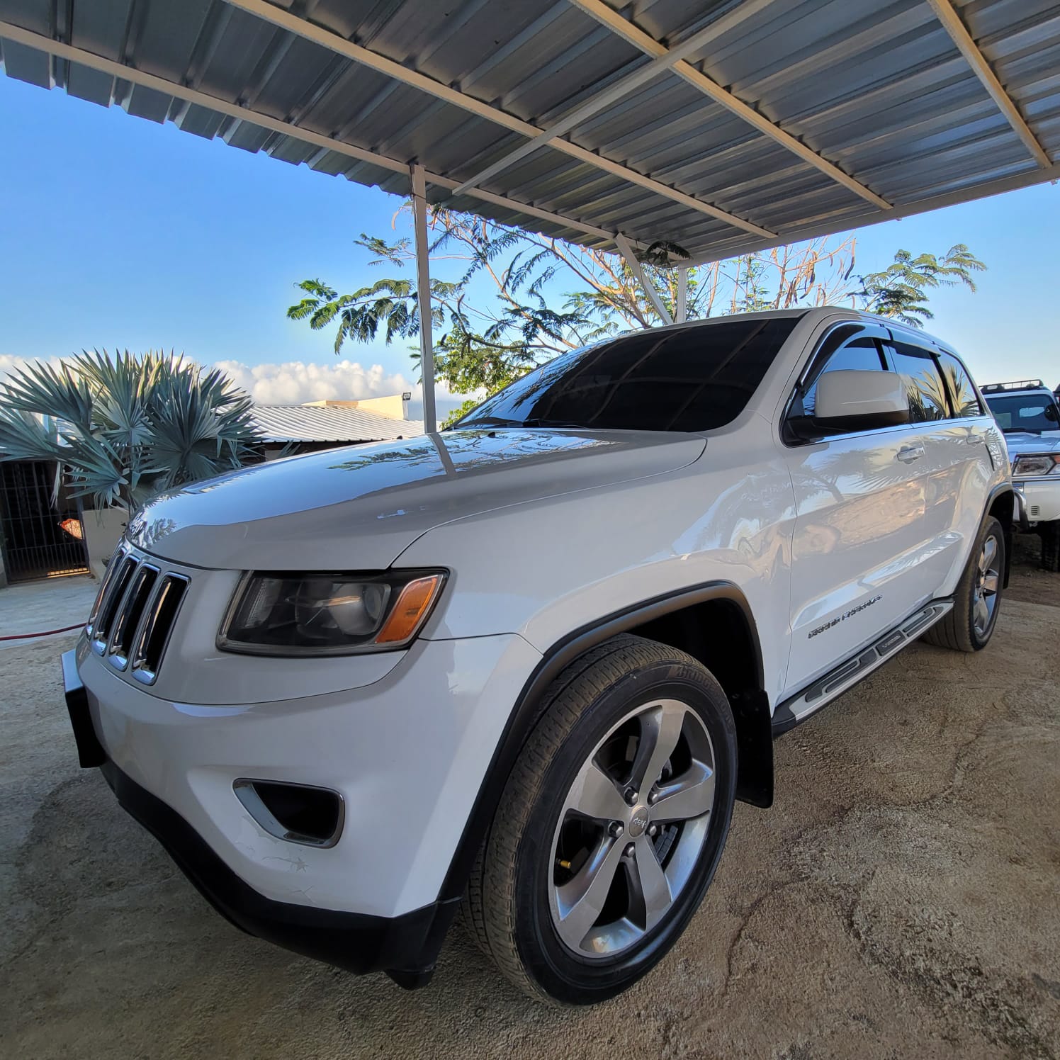 jeepetas y camionetas - jeep grand cherokee laredo 2014 0