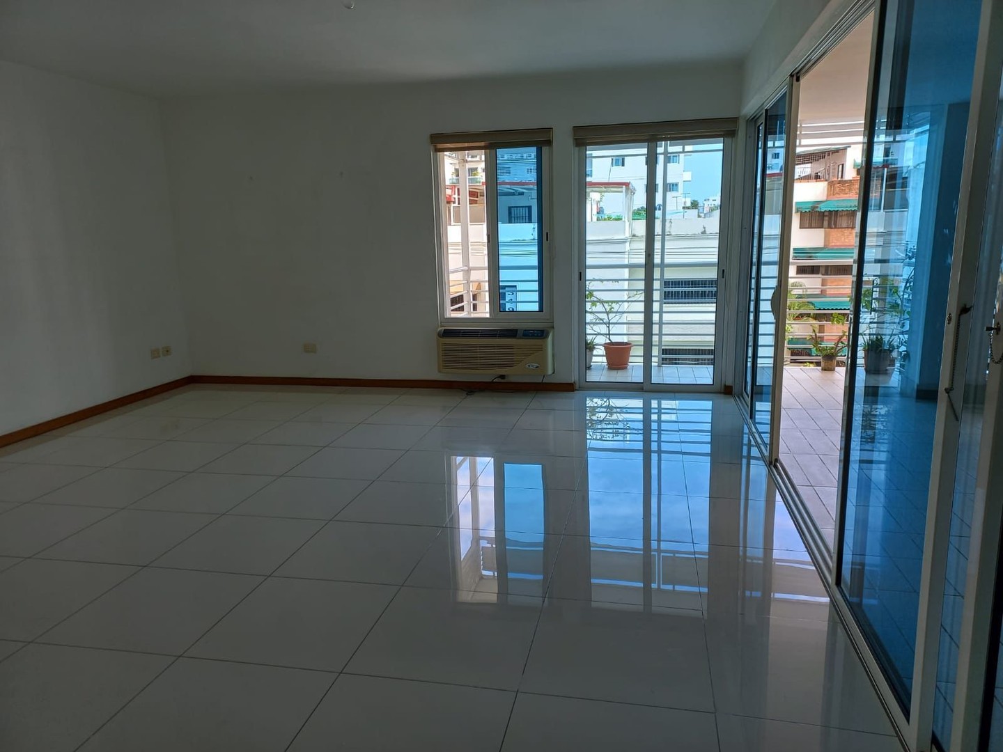 apartamentos - Se vende apartamento en Evaristo Morales 4