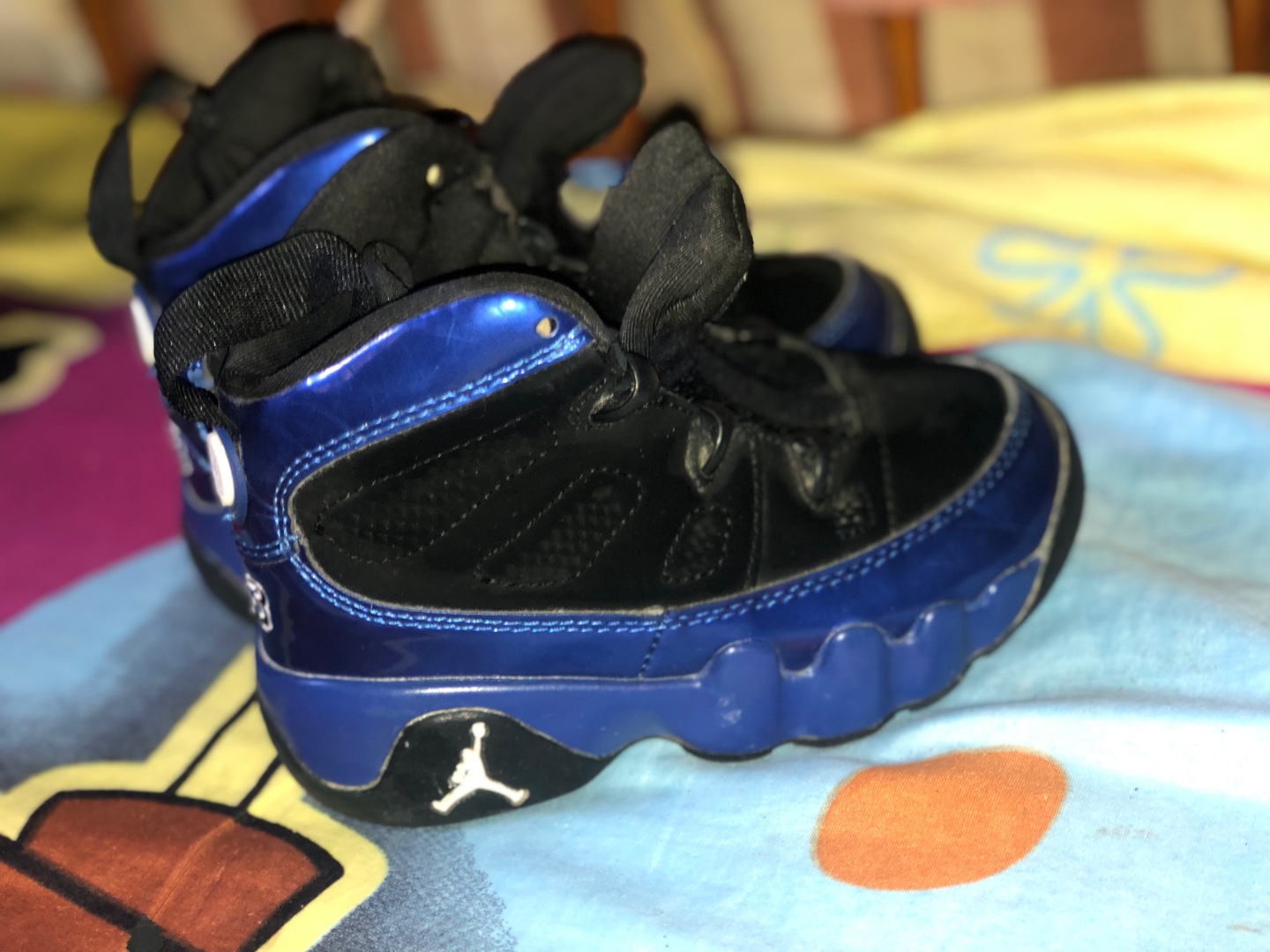 ropa y zapatos - Tenis jordan negro con azul 😌