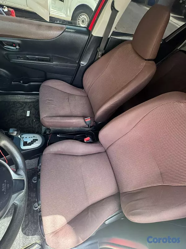 carros - Toyota Vitz 2012  7