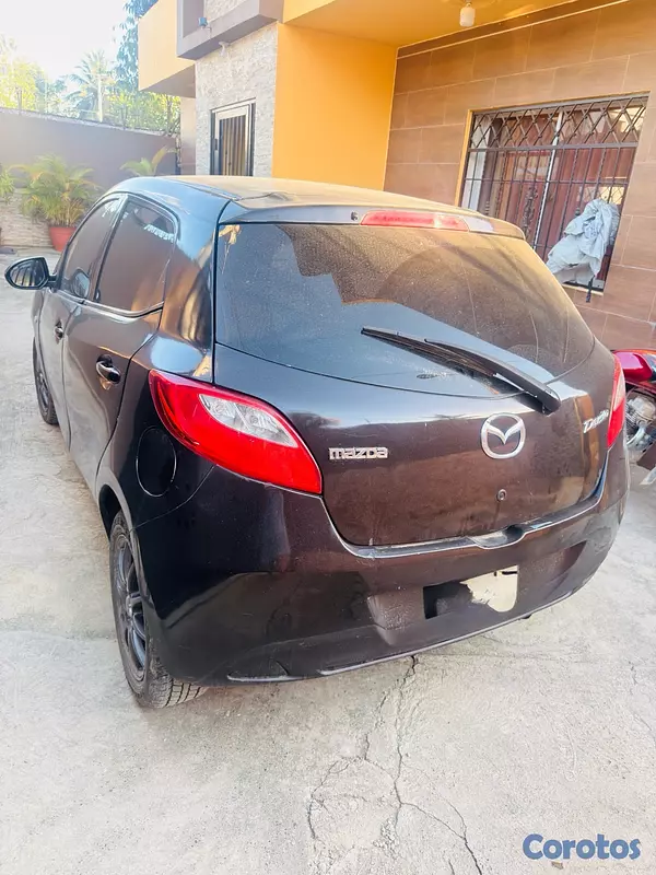 carros - Mazda Demio  2