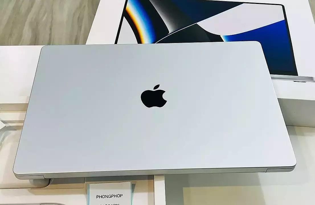 computadoras y laptops - MacBook Pro 16-inch 2021, M1 Pro, 12 CPU 16 GPU, 512GB SSD, 16GB RAM, Nueva