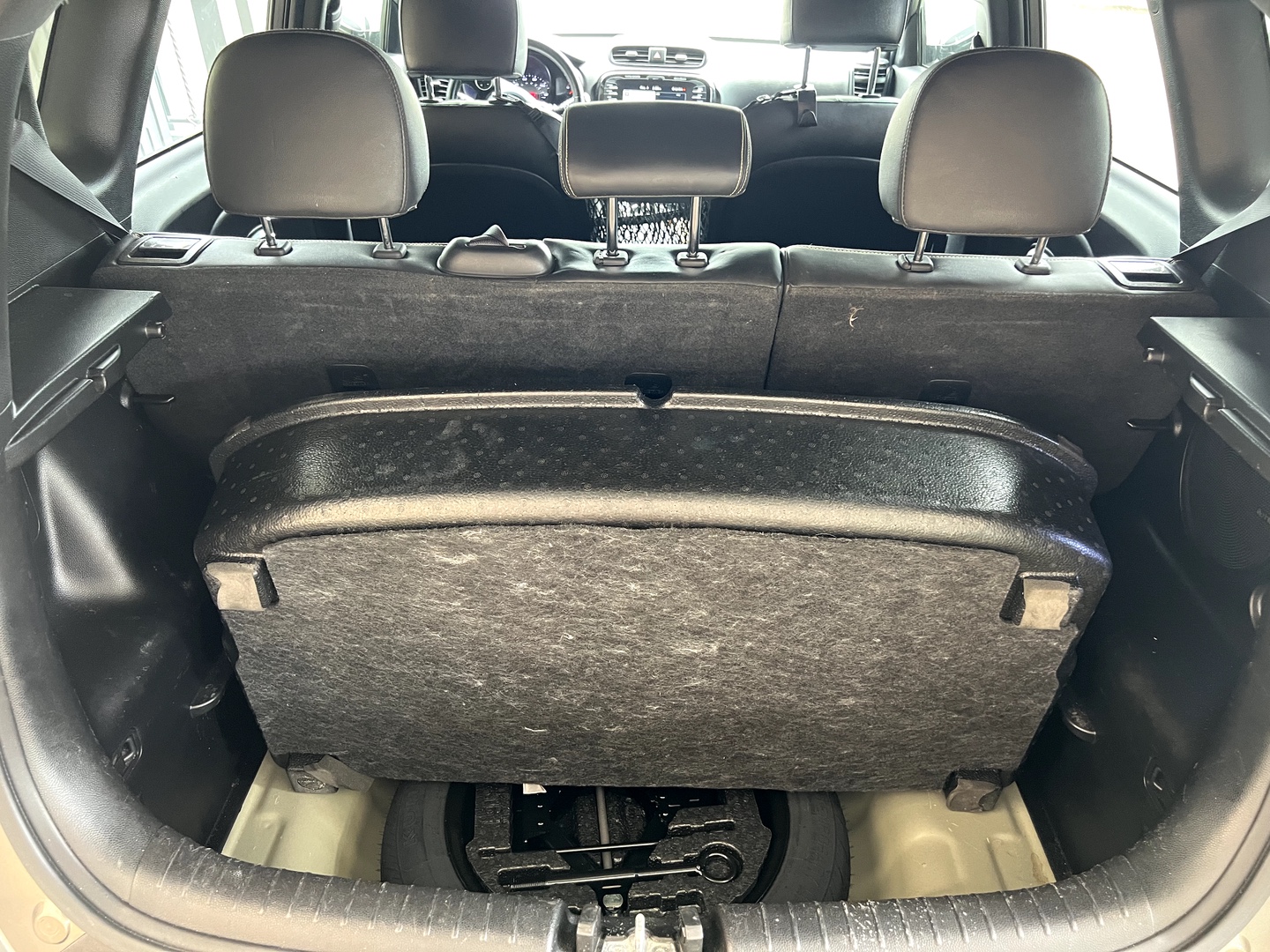 carros - 2015 Kia Soul Plus personalizado con asientos en leather y sunroof panorámico  8