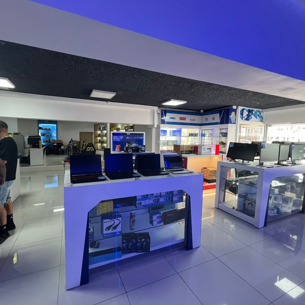 oficinas y locales comerciales - Amplio local 1er nivel Av. Máximo Gómez, Gazcue