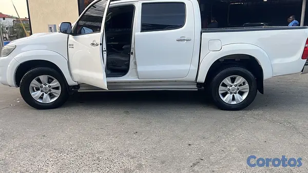 jeepetas y camionetas - Toyota Hilux 4x4 Full 2013. 3
