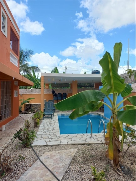 casas - Venta de casa en tropical del este con piscina y 561mts Santo Domingo