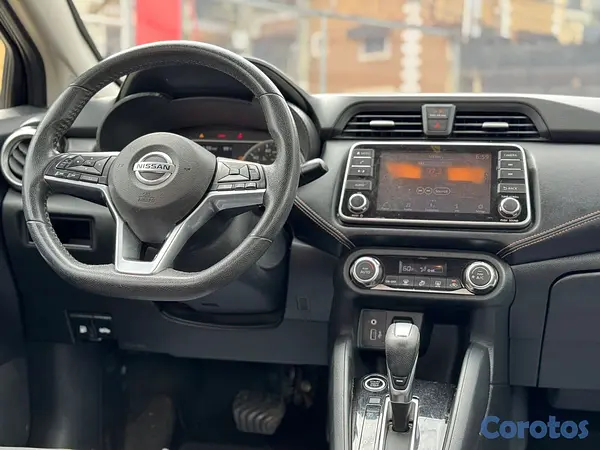 carros - Nissan Versa SR 2020 9