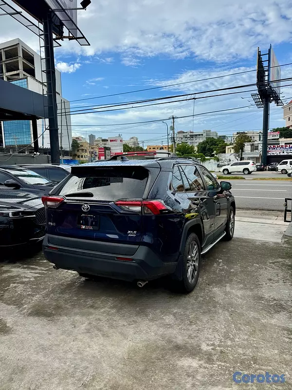 jeepetas y camionetas - Toyota Rav4 XLE AWD 2021 6
