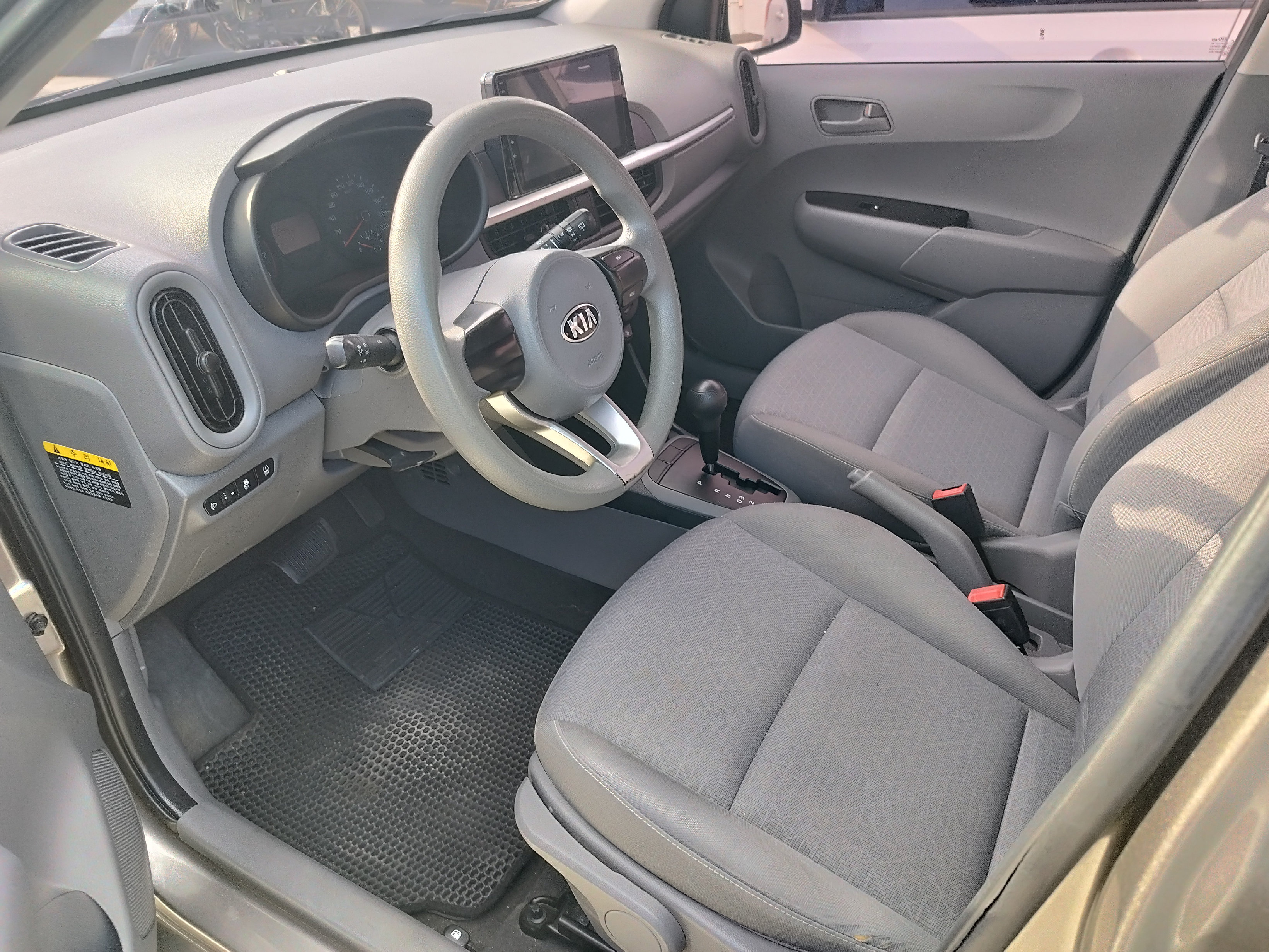 carros - 2020 Kia Morning  4