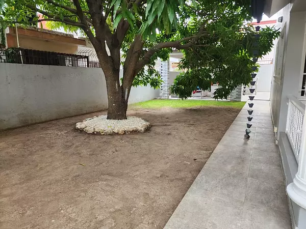casas - Casa en Venta en Jardines del Norte, Santiago – 4 Hab, 2 Niveles 9