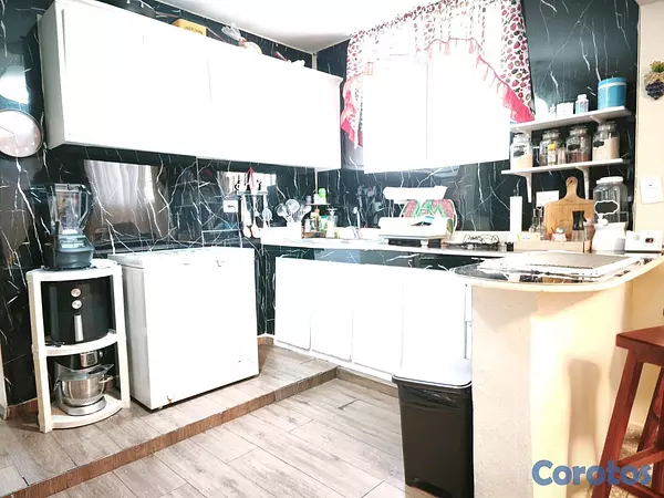 casas - Vendo Casa frente al mar en Av. 30 de Mayo  15