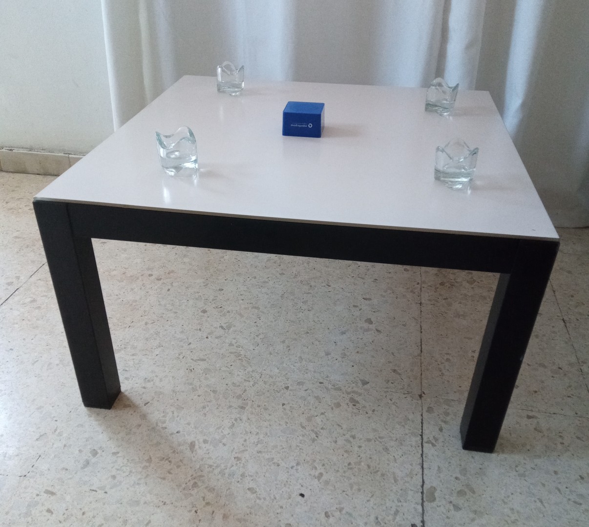 Mesa de centro sala muebles + bocina bluetooth 
