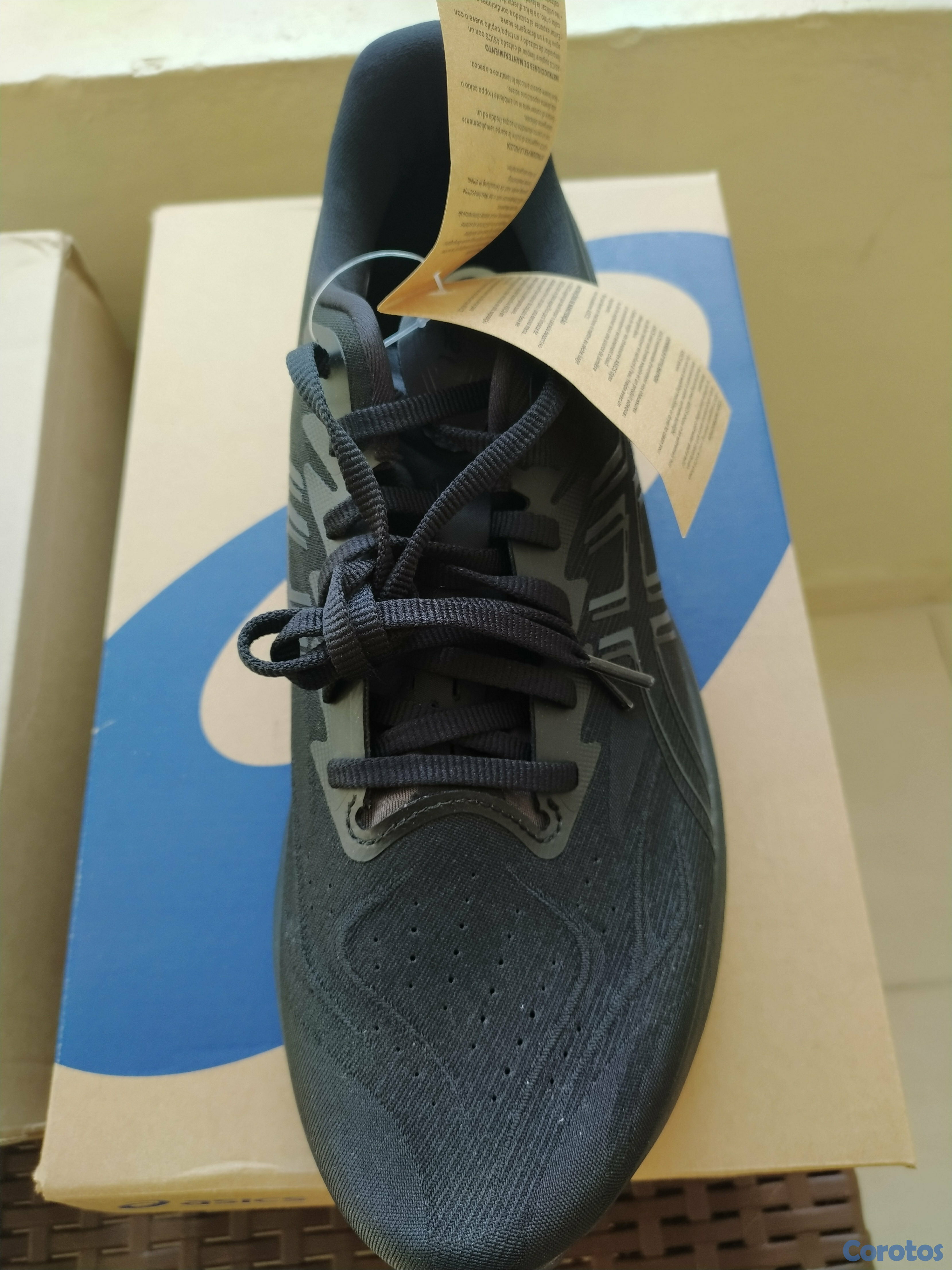 zapatos unisex - disponible  tenis marca Asics y AQ precio 3,500 y 4,000 peso  9