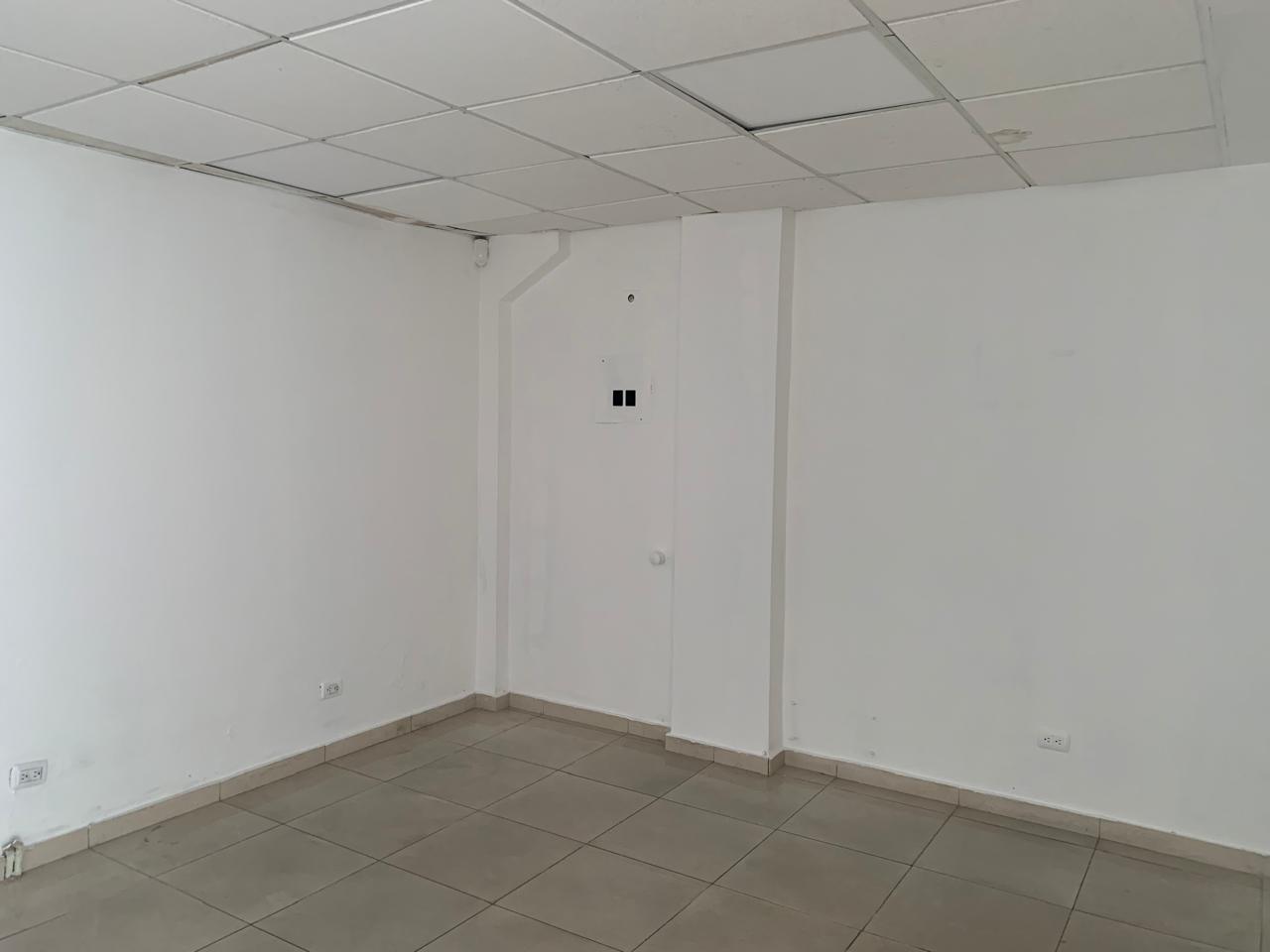 oficinas y locales comerciales - Alquilo Local Comercial en Piantini 1