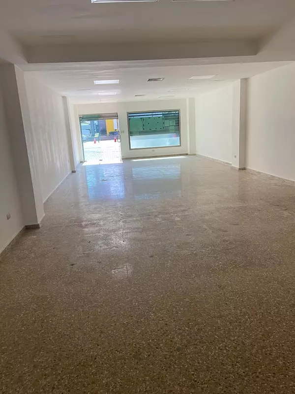 oficinas y locales comerciales - 🔵Alquilo local 86 mts 1er piso 27 febrero  3