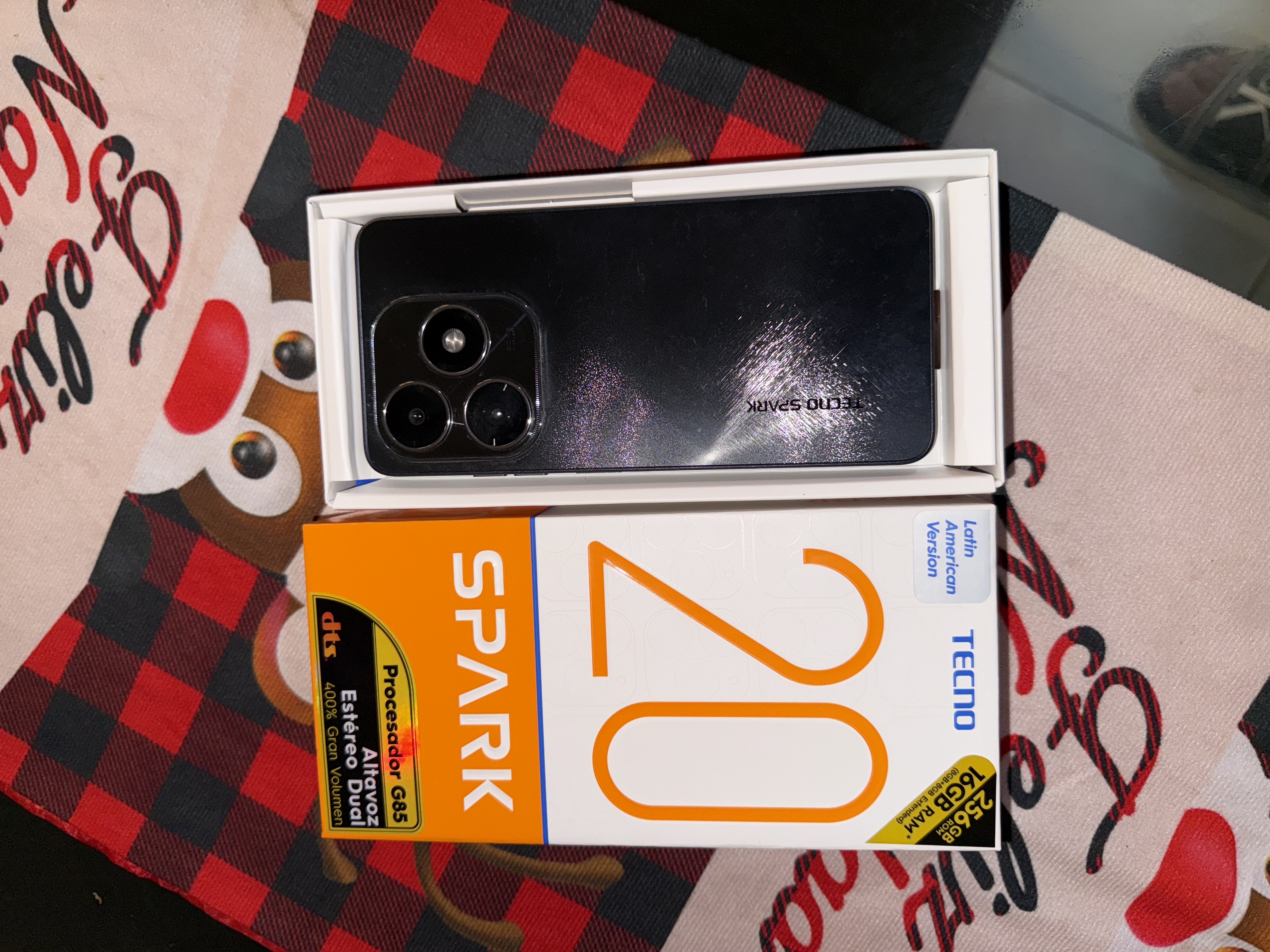 celulares y tabletas - Tecno 20 C. El celular está como nuevo ni un pelao  2