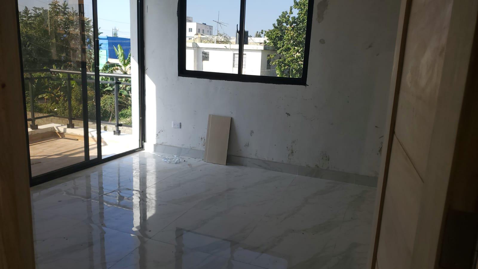 casas - Casa de dos niveles con 4 habitaciones, Brisa Oriental, Autopista de San Isidro 6