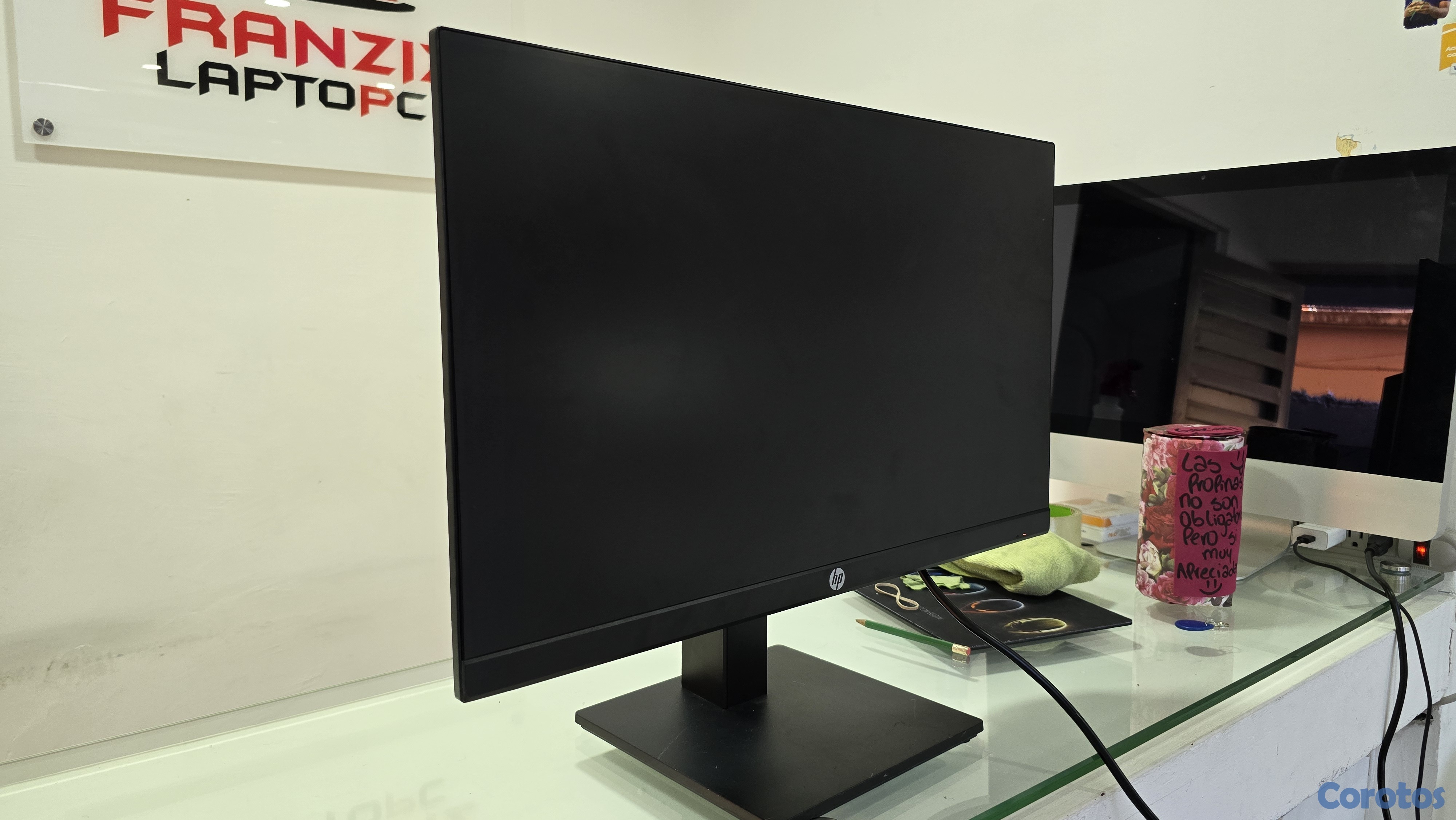 computadoras y laptops - Monitor hp de 24 Pulg ips sin Bordes hdmi 1080p trae Bocinas internas  1