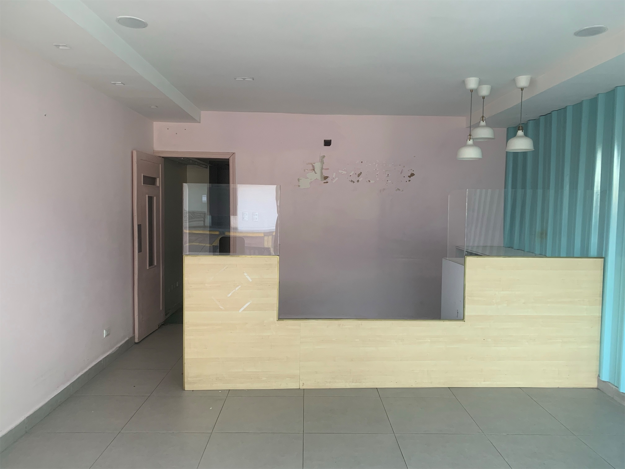oficinas y locales comerciales - Local en exclusiva zona PIANTINI 4