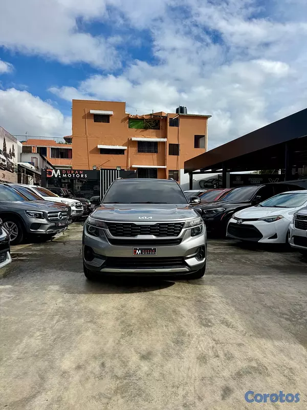 jeepetas y camionetas - Kia Seltos LX Bitono 2023
 3