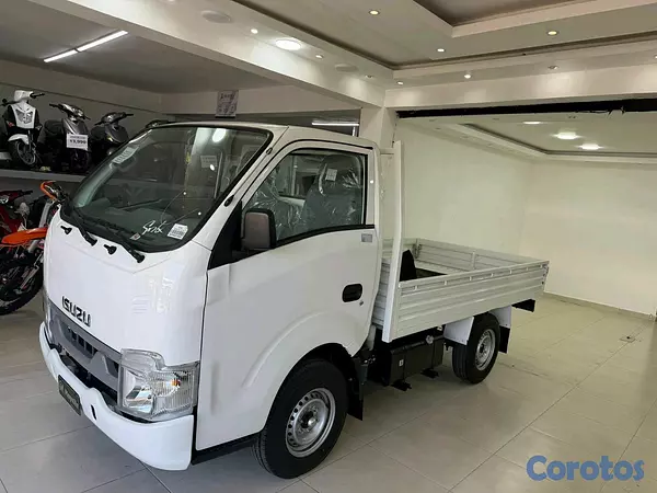 camiones y vehiculos pesados - Isuzu travis 2026 7