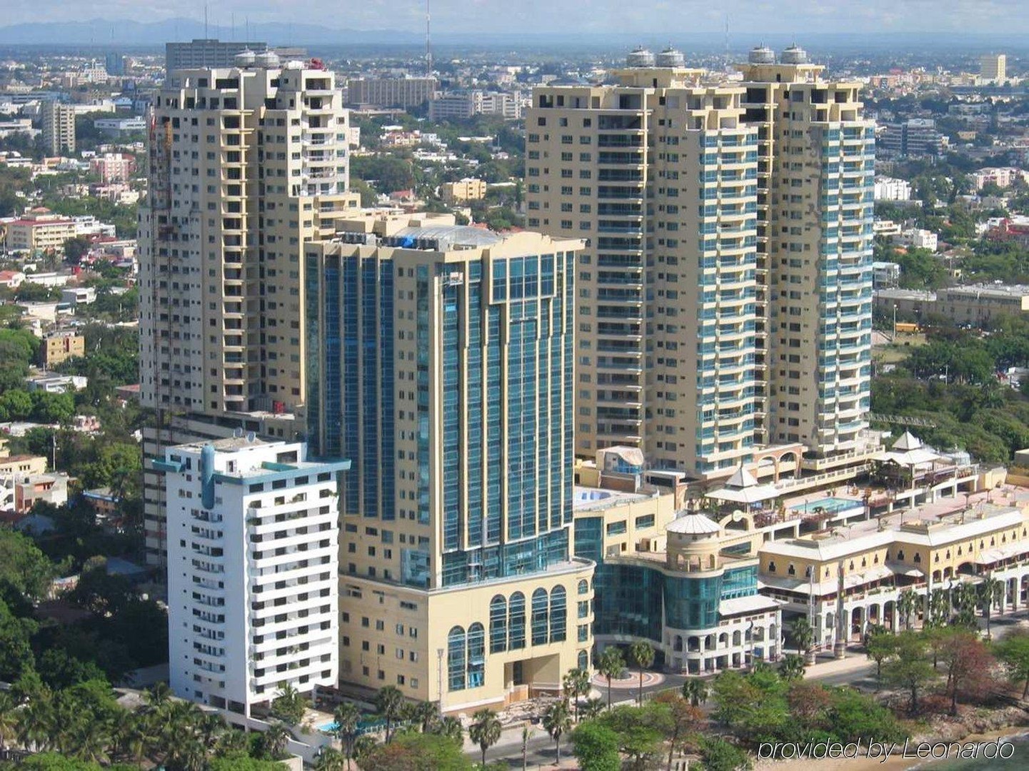 apartamentos - APARTAMENTO EN VENTA EN MALECON CENTER -  362m2 - $400,000us (negociable)  3