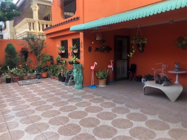 casas - Venta de casa en el sector de vista hermosa Santo Domingo este 1