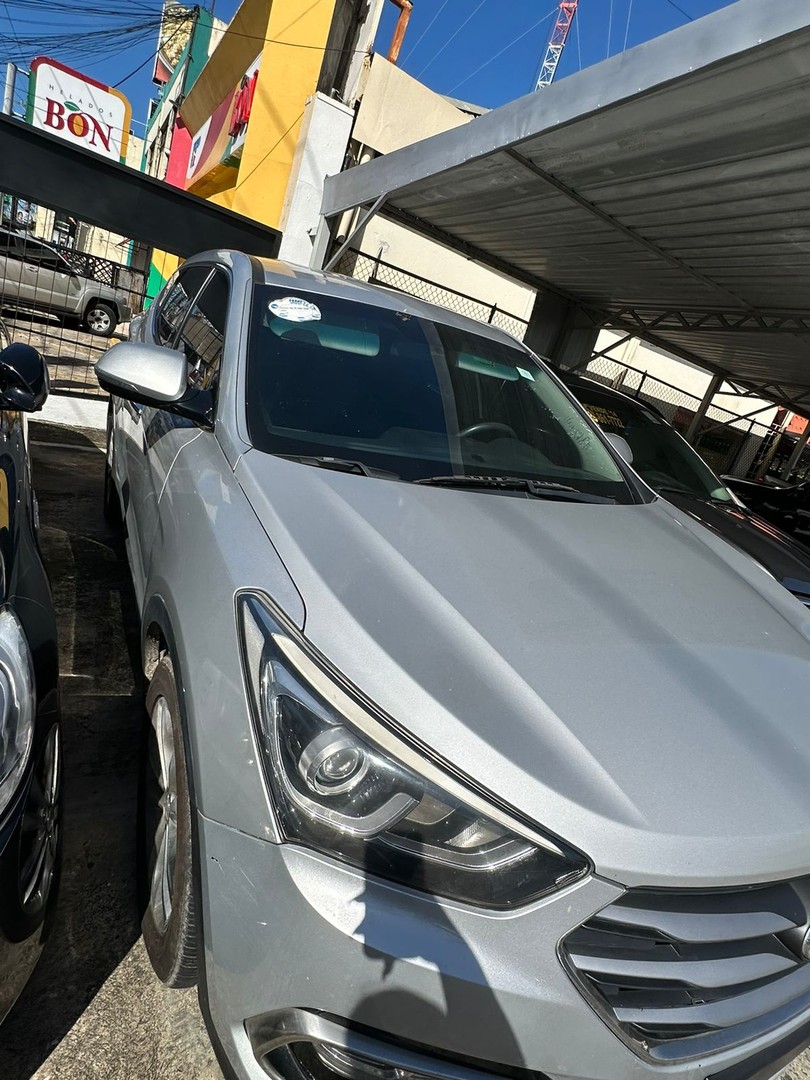 jeepetas y camionetas - HYUNDAI SANTA FE 2018 BLANCO 1