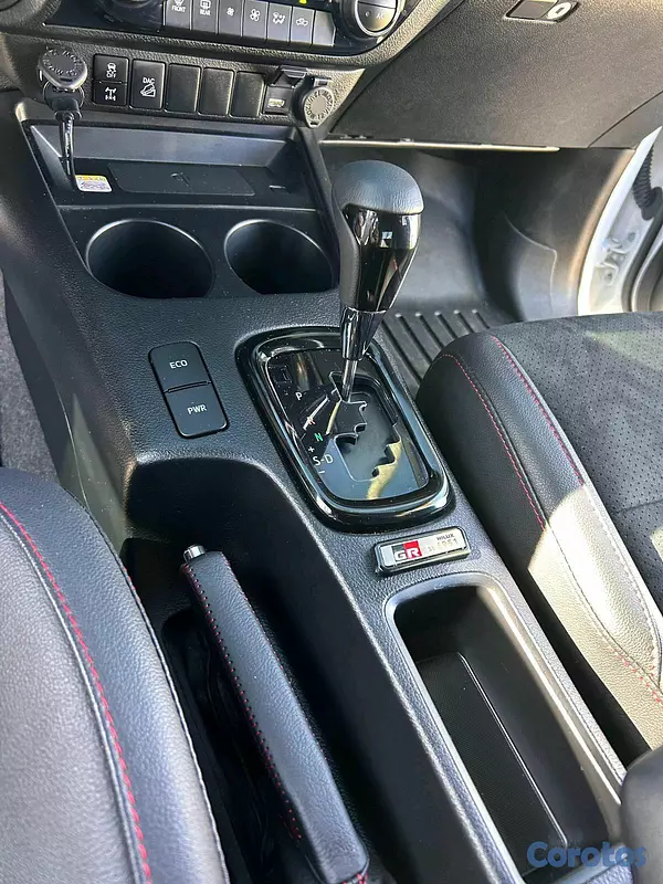 jeepetas y camionetas - Toyota hilux 2025 7