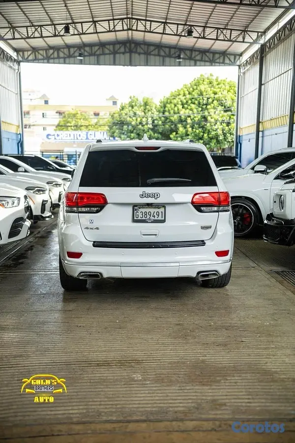 jeepetas y camionetas - Jeep Grand Cherokee Summit 4x4 2016 Clean Carfax 5