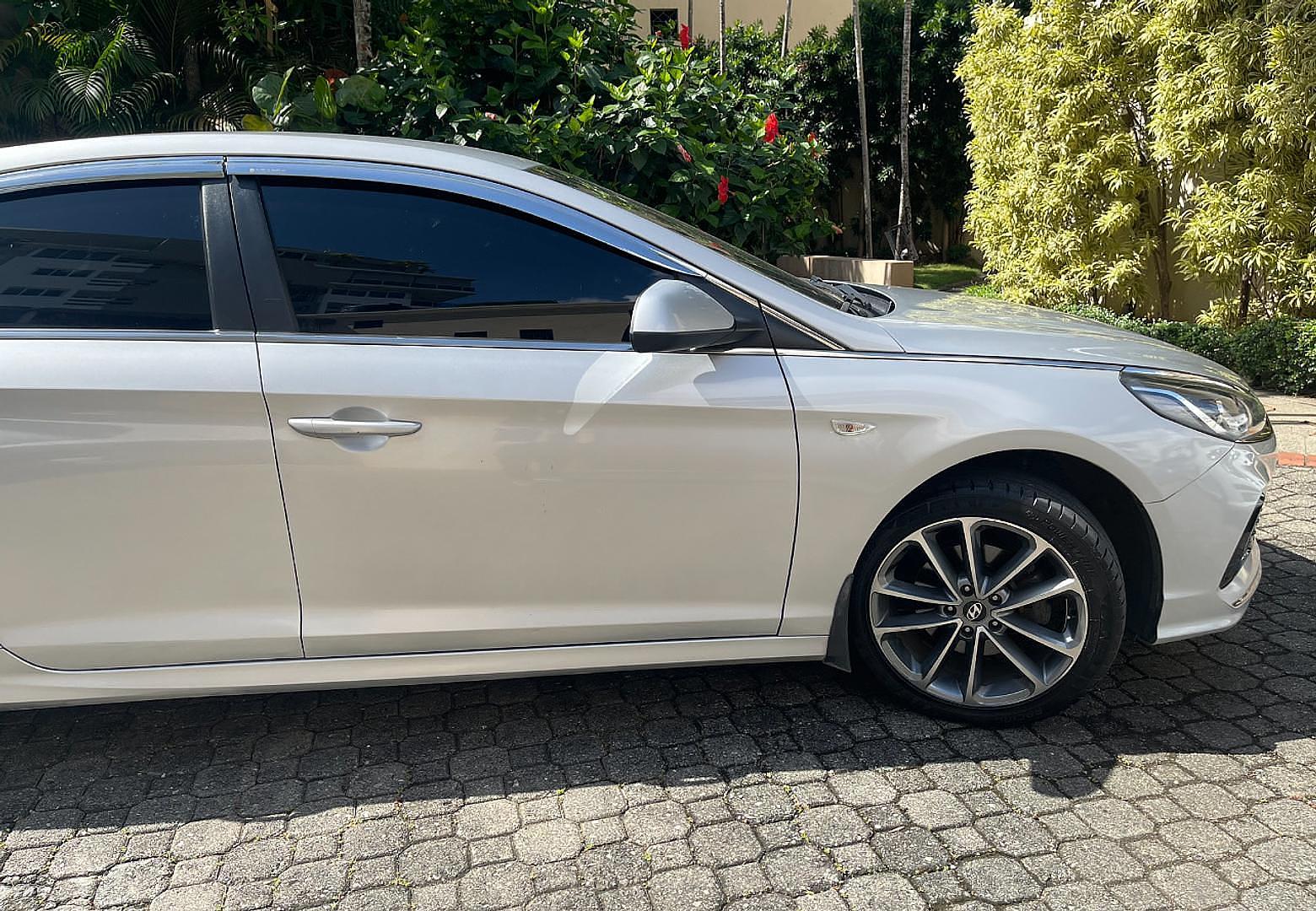 carros - Sonata New Rise 2019
Uso Familiar, Radio Tablet, 
Aros y gomas nuevas,
670mil 4
