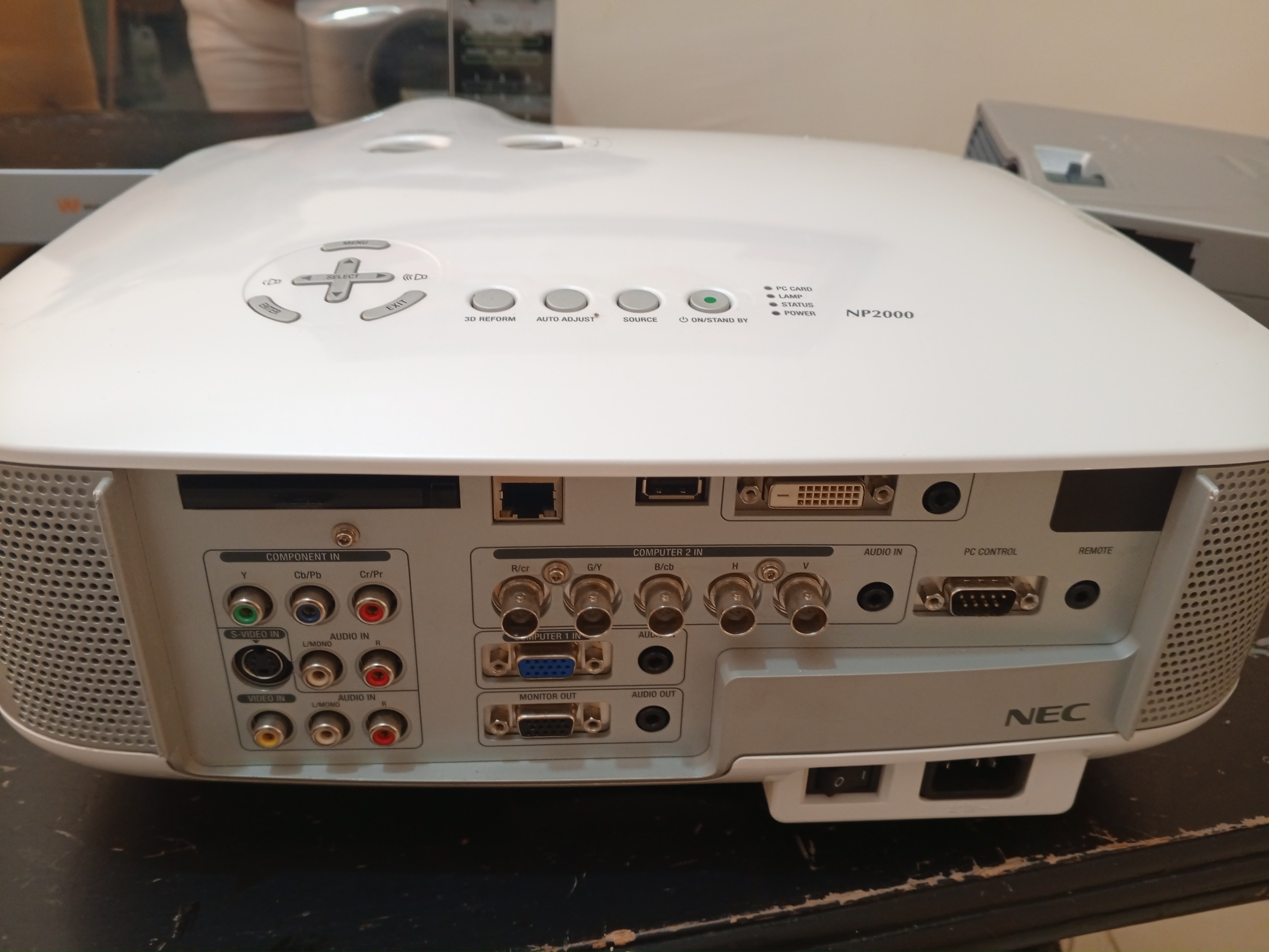 otros electronicos - Proyector Profesional  1