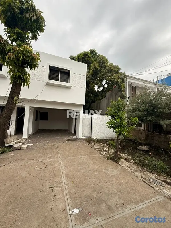 oficinas y locales comerciales - Nave industrial de 600mt2 en alquiler en Renacimie 5