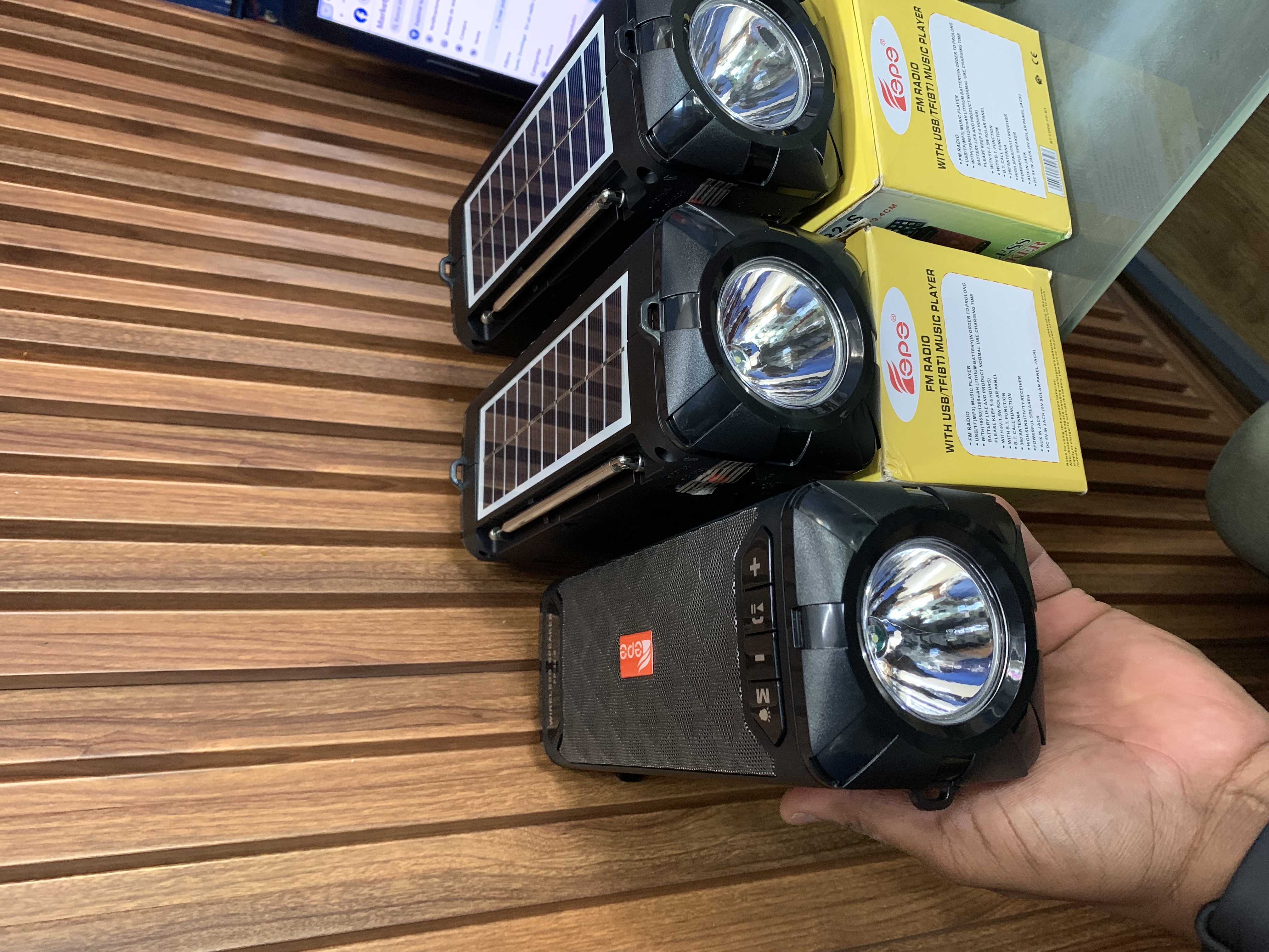 camaras y audio - foco 💡 recargable con radio 📻  4