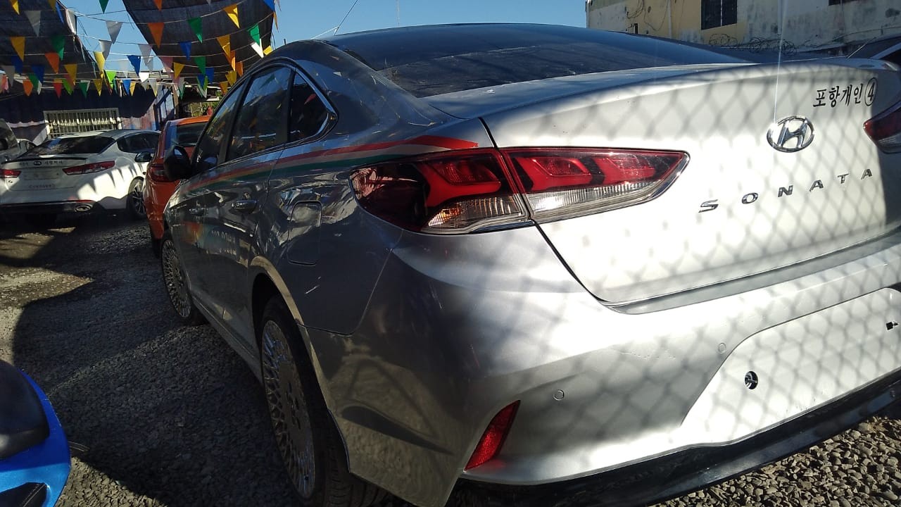 carros - HYUNDAI SONATA NEW RISE 2018 GRIS 3