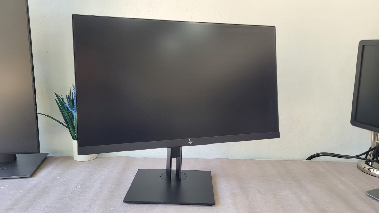 computadoras y laptops - MONITOR SIN BORDES HP Z23 23 PLG