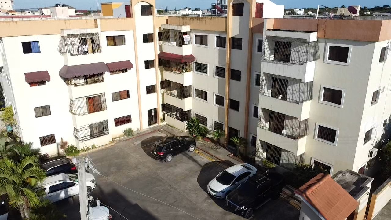 apartamentos - VENDO DE OPORTUNIDAD Apartamento en Urbanización Hazim 2