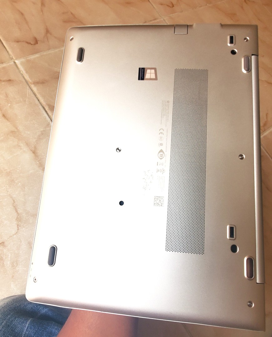 computadoras y laptops - Laptop HP Elitebook 840 G5 Nueva 14p en Aluminio Negociable Core i5 8va GEn. 4