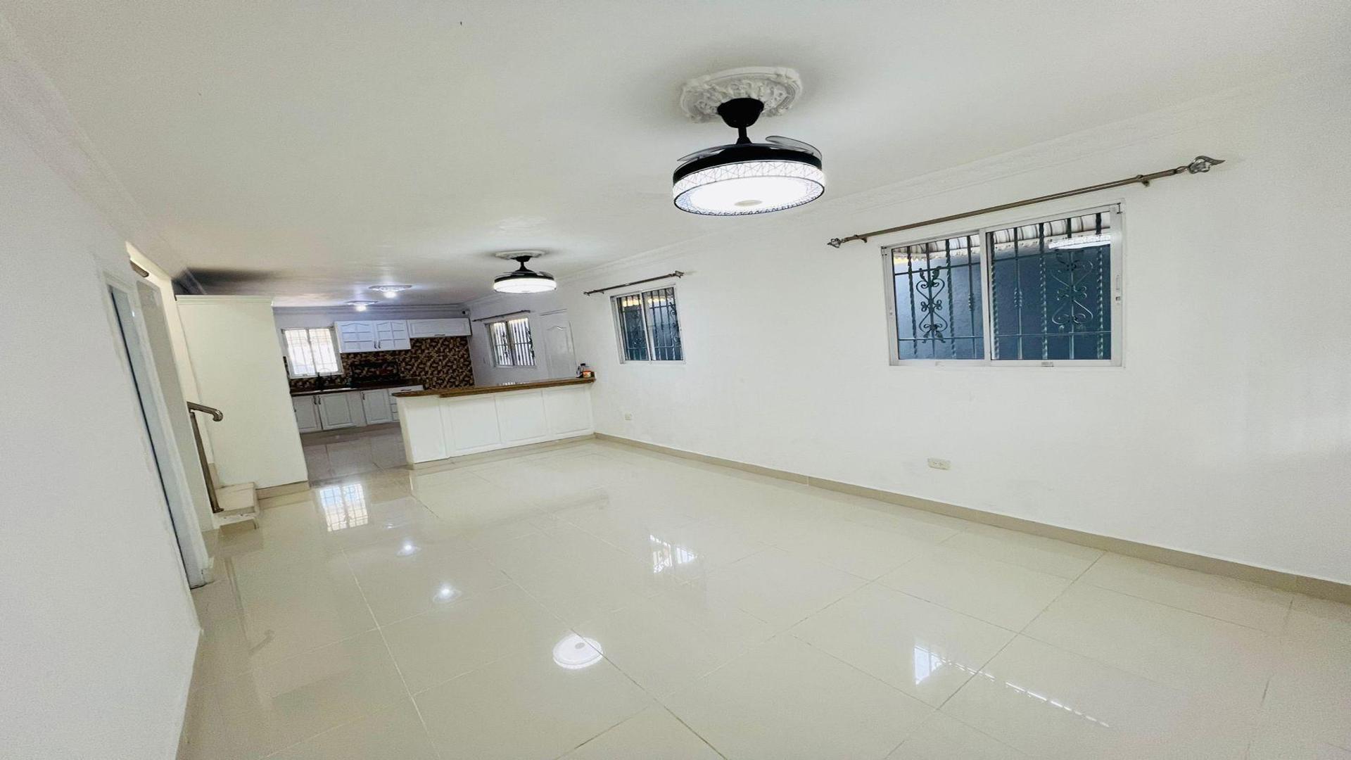 casas - Casa en Venta de Oportunidad en Charles de gaulle Santo Domingo Este 6