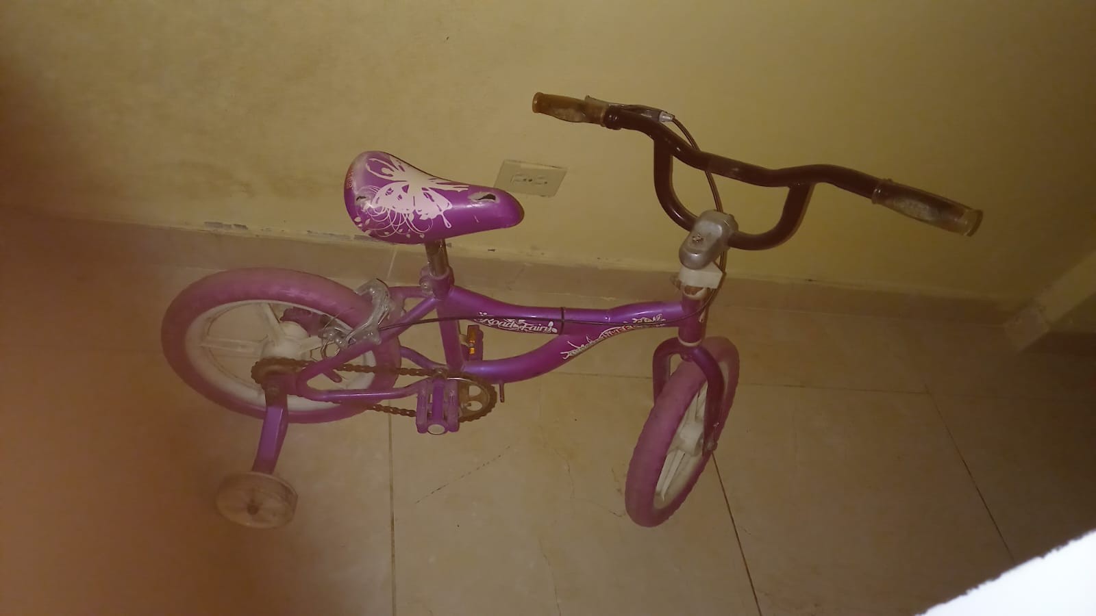 bicicletas y accesorios - Se vende bicicleta aro 12 de niña 
