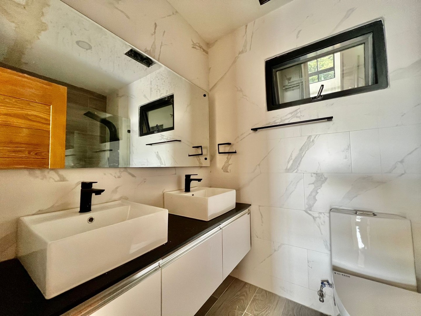 apartamentos - Segundo piso con terraza, Los Cacicazgos, Distrito Nacional (Gerson) 8