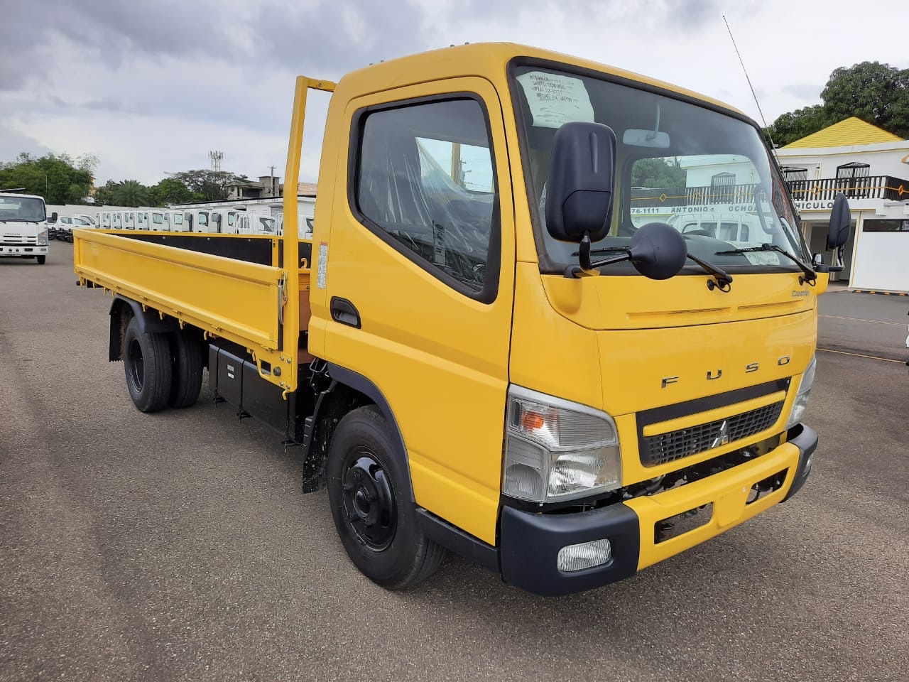 camiones y vehiculos pesados - MITSUBISHI CANTER FUSO DE 14 PIES AÑO 2023.